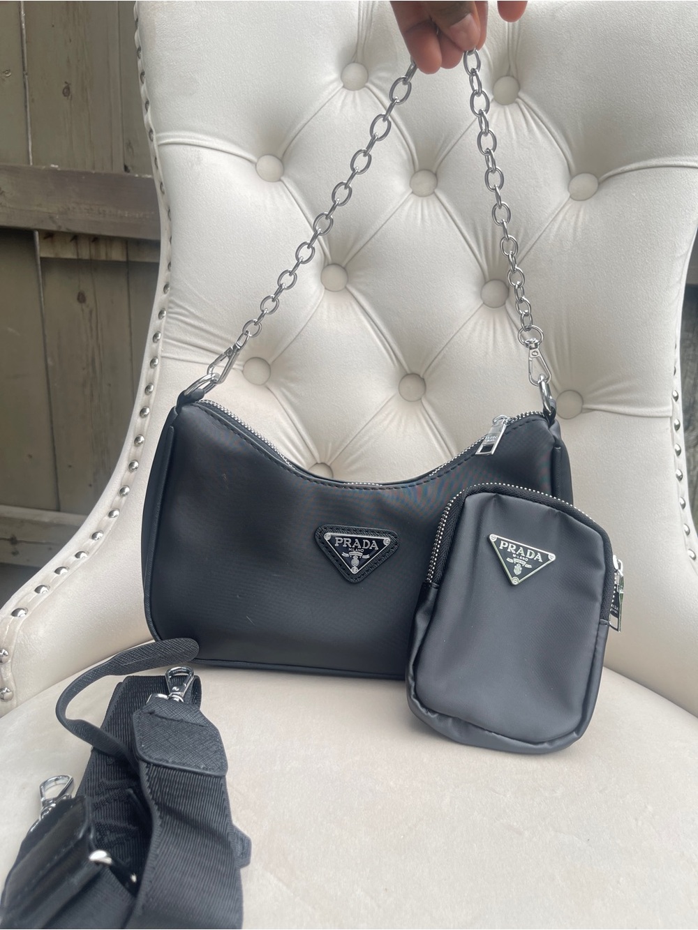 Cute Black Shoulder Bag with Chain Strap and Detachable Pouch
